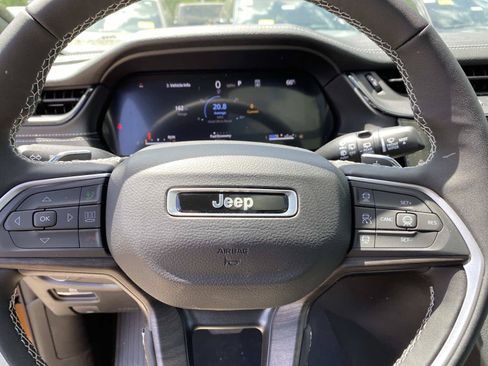 New 2026 Jeep Grand Cherokee Limited AWD/4WD image 13