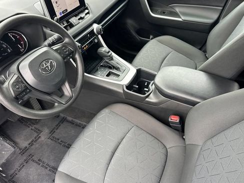 Used 2025 Toyota RAV4 XLE FWD image 12