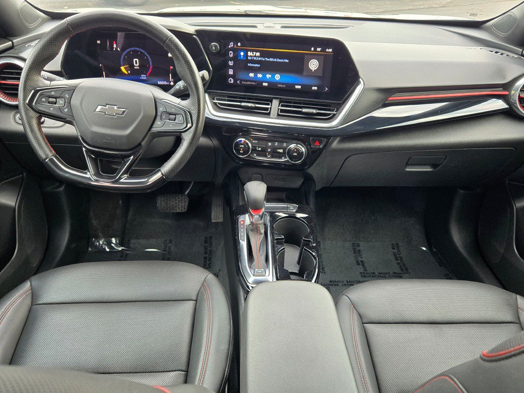 Certified 2024 Chevrolet Trax RS w/ Sunroof Package FWD image 17