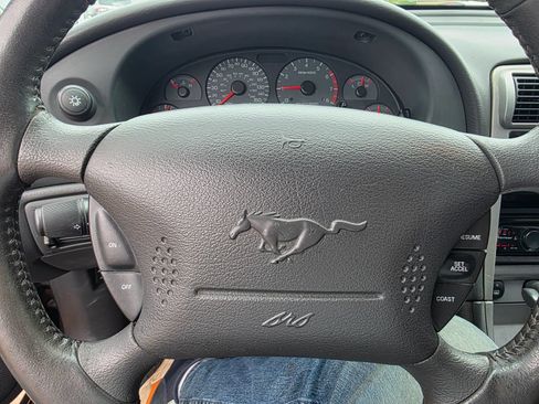 Used 2004 Ford Mustang GT RWD image 11