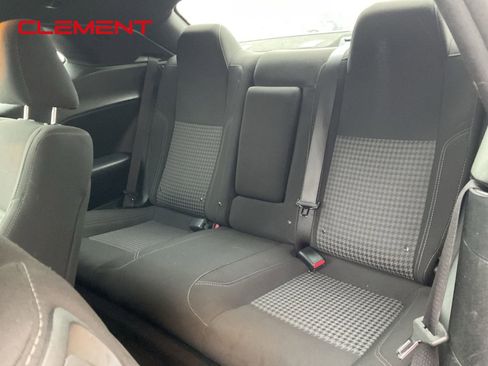 Used 2023 Dodge Challenger SXT RWD image 22