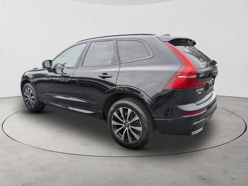 Certified 2024 Volvo XC60 B5 Plus w/ Protection Package Premier AWD/4WD image 7