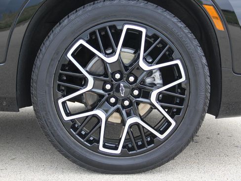 Certified 2023 Chevrolet Blazer RS w/ Driver Confidence II Package image 11