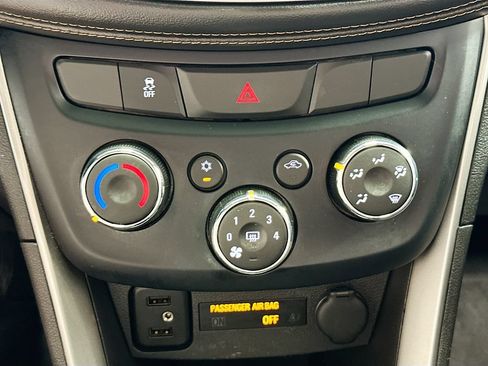 Used 2019 Chevrolet Trax LT FWD image 16