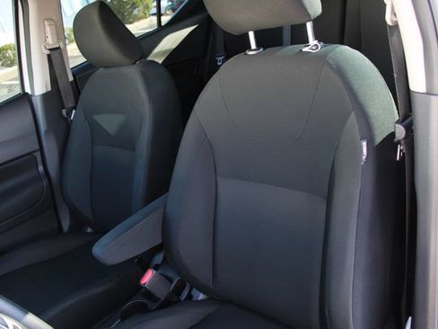 Certified 2025 Nissan Kicks Play S FWD image 5
