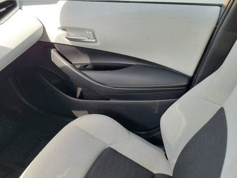 Certified 2025 Toyota Corolla SE FWD image 14