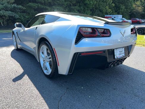 Used 2017 Chevrolet Corvette Stingray Coupe w/ 1LT image 7