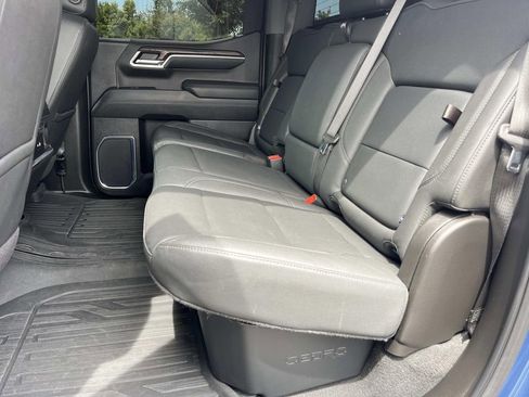 Used 2024 GMC Sierra 1500 SLT w/ SLT Premium Plus Package AWD/4WD image 18