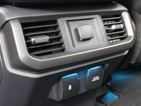 Used 2024 Ford F150 Lariat image 11