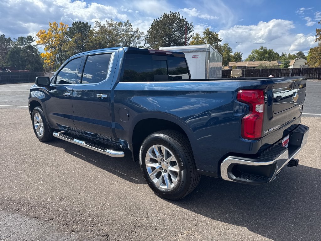 Used 2021 Chevrolet Silverado 1500 LTZ AWD/4WD image 3