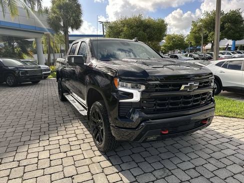 Used 2024 Chevrolet Silverado 1500 LT Trail Boss w/ LT Trail Boss Premium Package AWD/4WD image 17