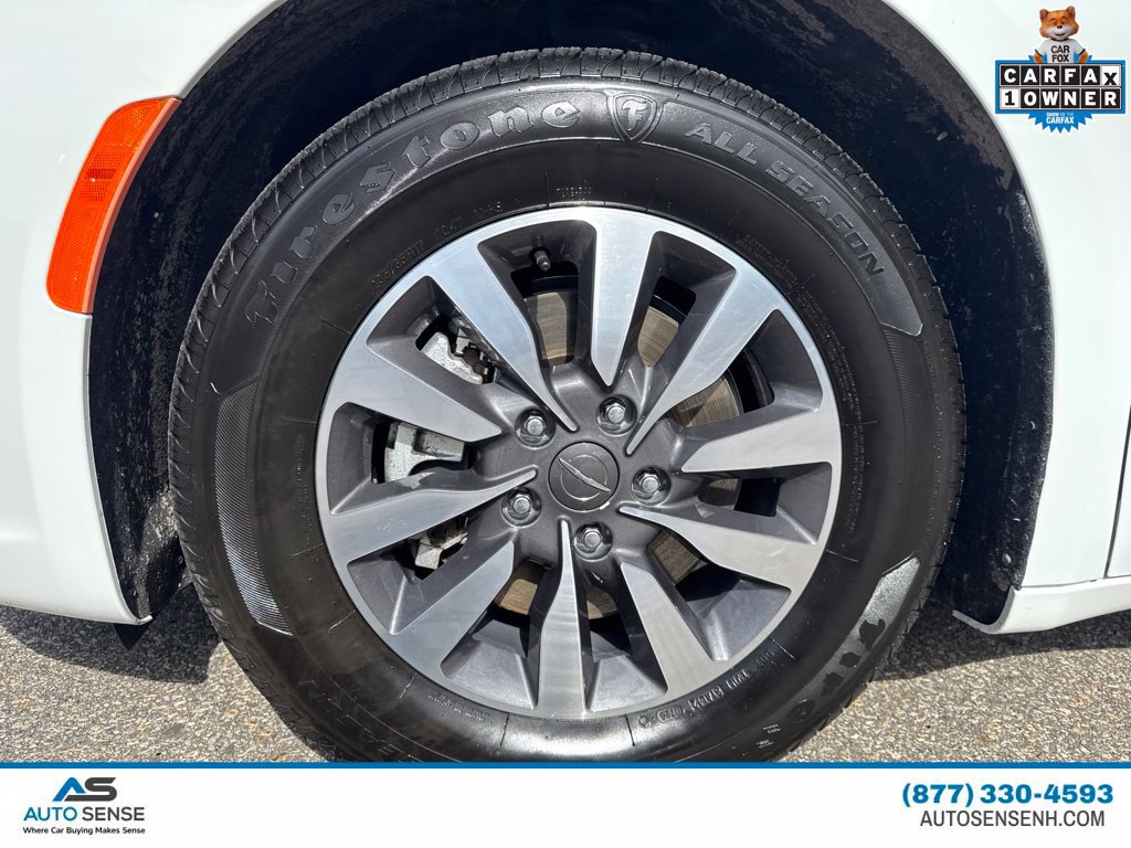 Used 2023 Chrysler Pacifica Touring-L FWD image 29