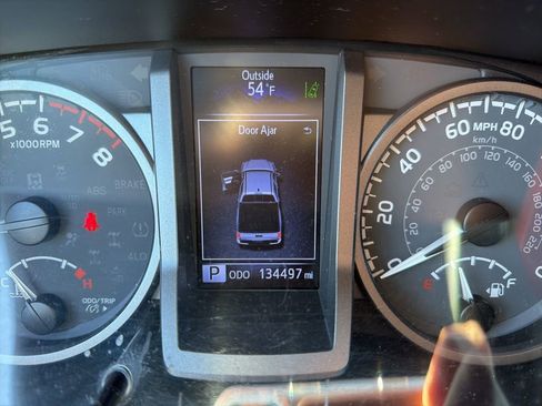 Used 2020 Toyota Tacoma TRD Off-Road AWD/4WD image 47