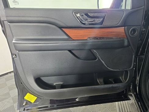 Used 2019 Lincoln Navigator Reserve w/ Cargo Package AWD/4WD image 14