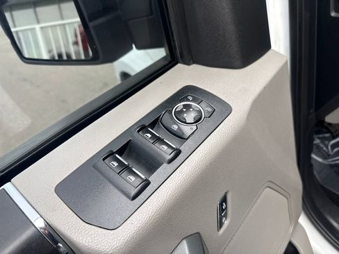 Used 2016 Ford F150 XLT image 11