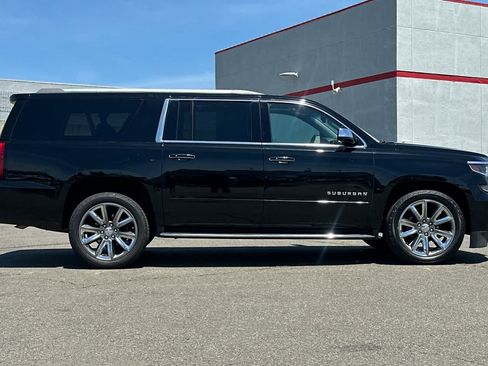 Used 2019 Chevrolet Suburban Premier AWD/4WD image 6