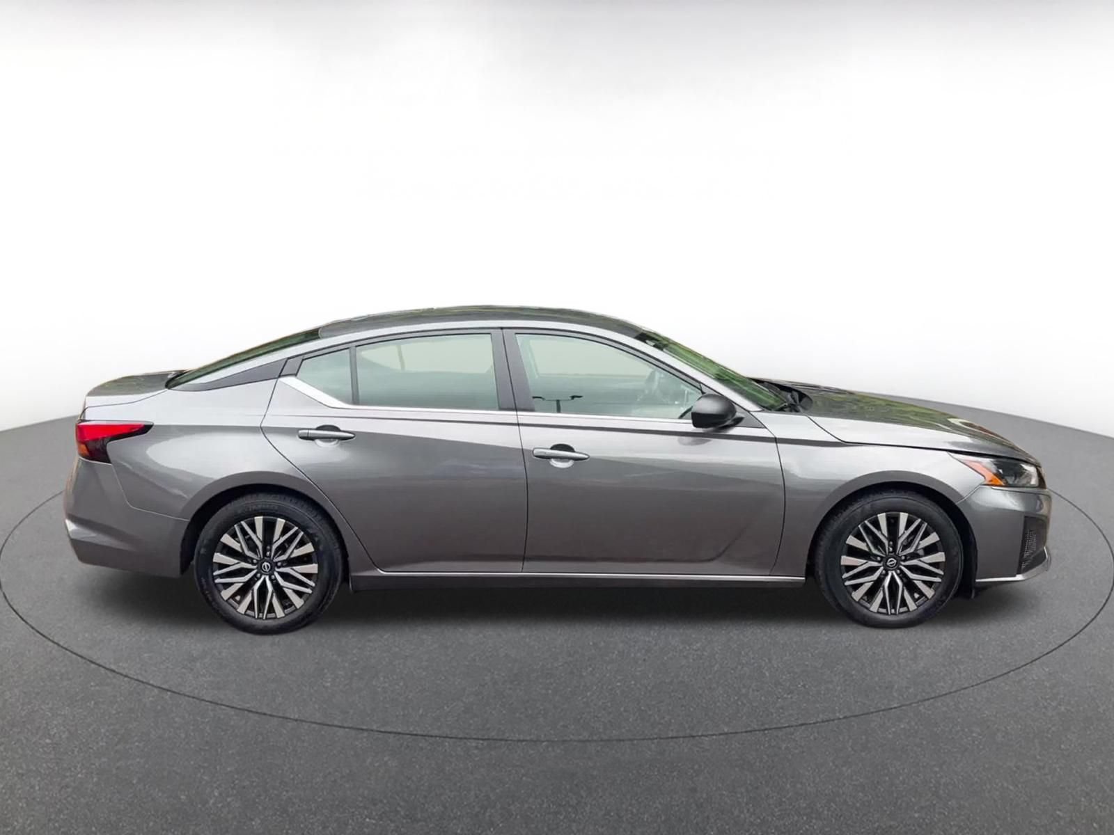 Used 2026 Nissan Altima 2.5 SV FWD image 15
