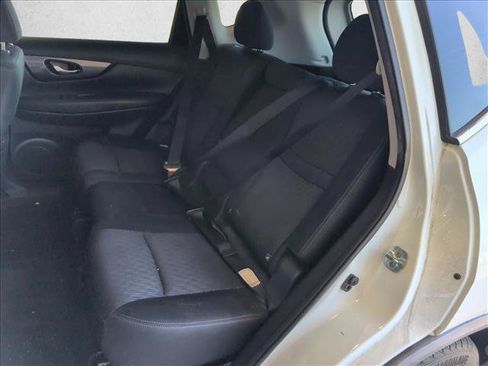 Used 2018 Nissan Rogue SV FWD image 19