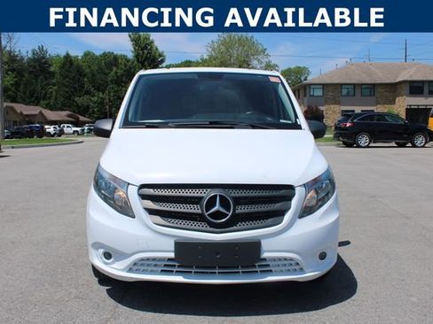 Used 2017 Mercedes-Benz Metris Passenger image 3