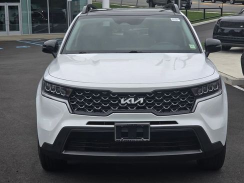 Used 2023 Kia Sorento S w/ Panoramic Sunroof Package AWD/4WD image 2