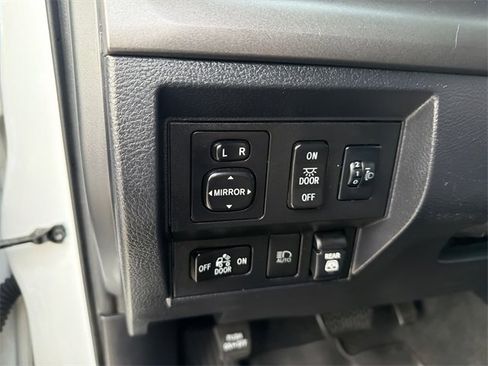 Certified 2020 Toyota Tundra SR5 image 11
