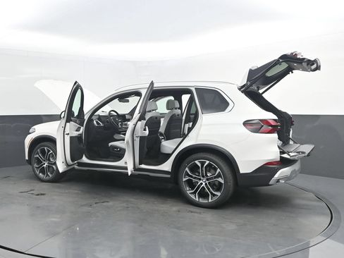New 2026 BMW X5 sDrive40i w/ Climate Comfort Package RWD image 57