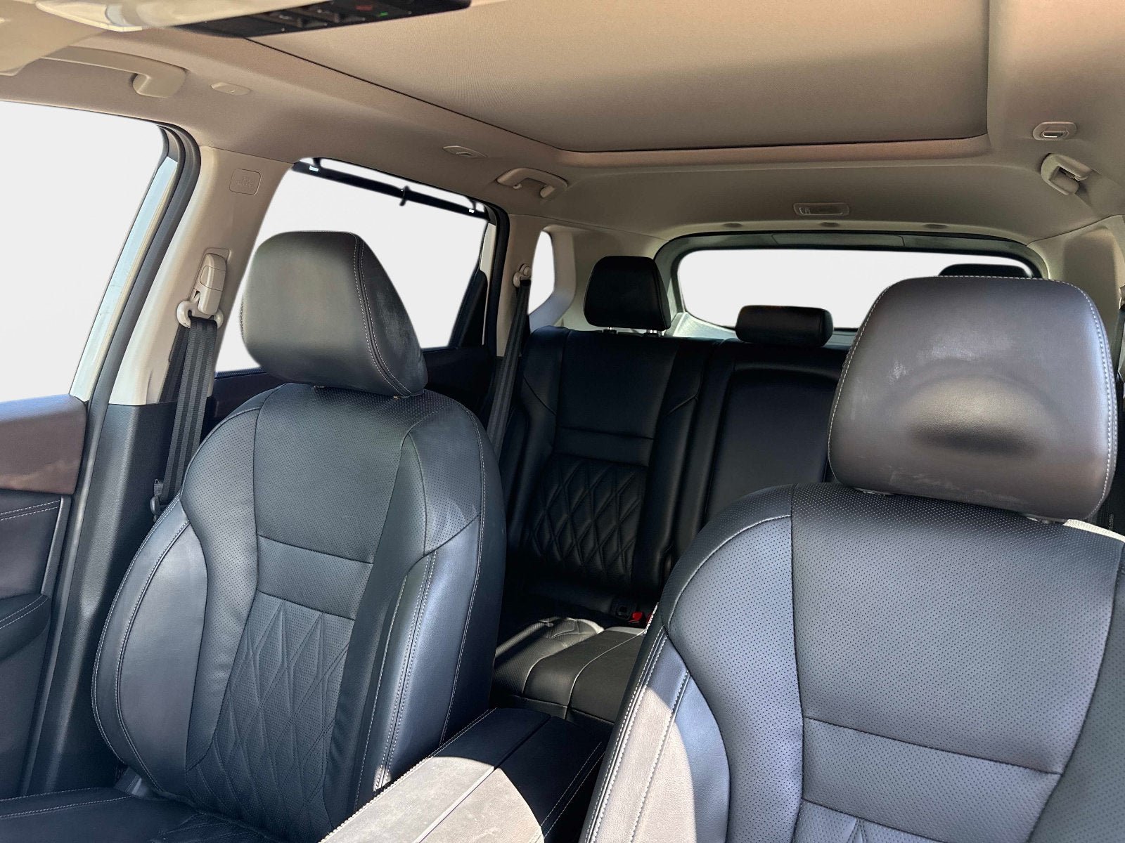 Certified 2023 Nissan Rogue Platinum w/ Platinum Premium Package FWD image 14