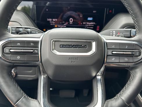Used 2025 GMC Yukon Denali AWD/4WD image 26