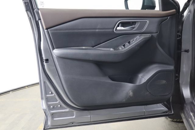 Used 2021 Nissan Rogue SV w/ Premium Package AWD/4WD image 19