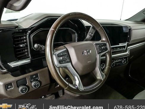 Used 2022 Chevrolet Silverado 1500 RST image 4