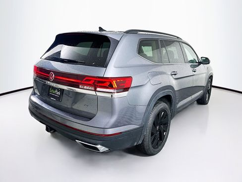 Used 2025 Volkswagen Atlas SE image 9