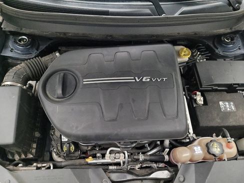 Used 2021 Jeep Cherokee Limited image 30