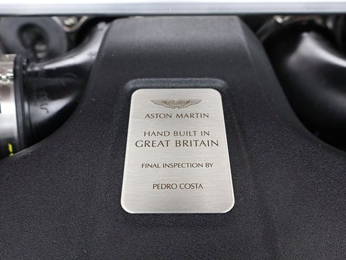 Used 2023 Aston Martin V8 Vantage Coupe RWD image 28