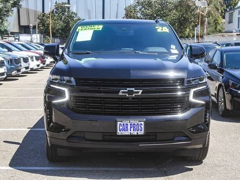Used 2024 Chevrolet Suburban RST w/ Luxury Package RWD image 3