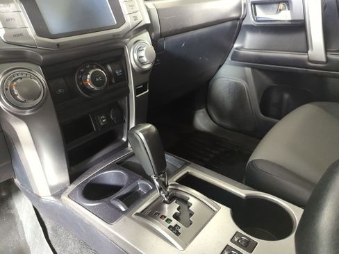 Used 2015 Toyota 4Runner SR5 Premium image 19