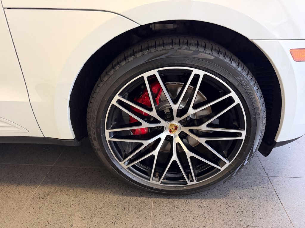 Certified 2024 Porsche Macan S AWD/4WD image 13