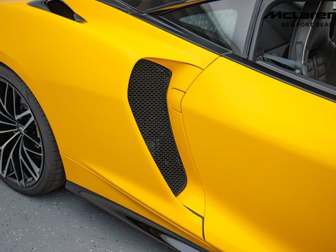 Used 2025 McLaren GTS RWD image 5