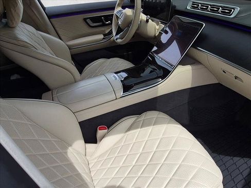 Used 2024 Mercedes-Benz S 580e 4MATIC Sedan w/ AMG Line image 20