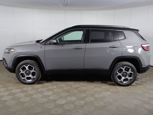 Used 2022 Jeep Compass Trailhawk w/ Sun and Sound Group image 13