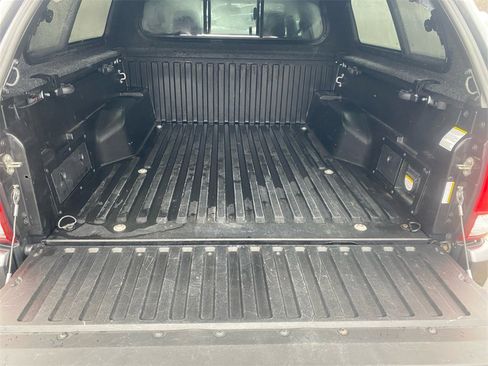 Used 2017 Toyota Tacoma TRD Sport w/ Tow Package (A/T) image 30