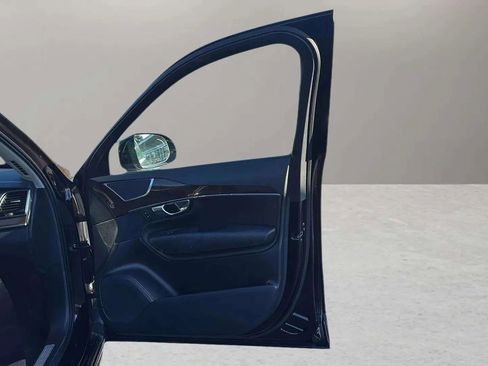 Used 2016 Volvo XC90 T6 Momentum w/ Momentum Plus Package image 25