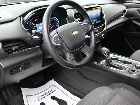 Used 2023 Chevrolet Traverse LT FWD image 14