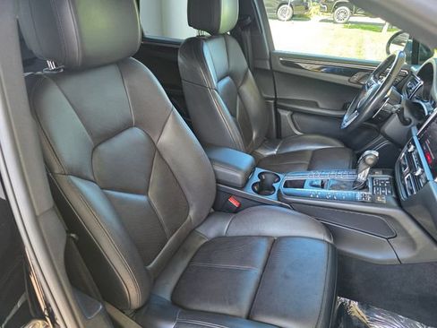 Used 2020 Porsche Macan AWD/4WD image 11
