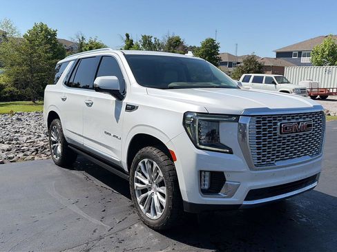 Used 2022 GMC Yukon Denali w/ Advanced Technology Package image 7