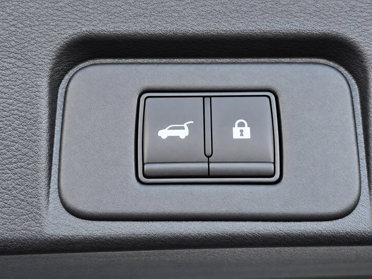 Used 2025 Nissan Rogue SV AWD/4WD image 36