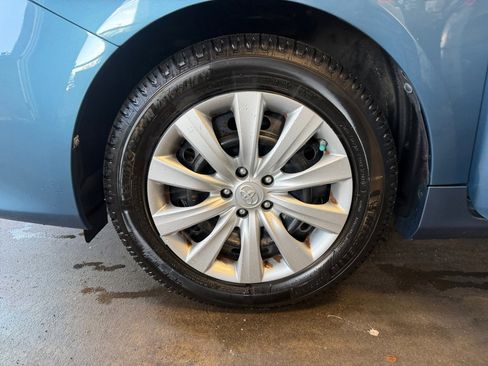 Used 2012 Toyota Corolla LE FWD image 31