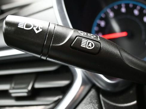 Used 2021 Chevrolet Equinox LT image 23