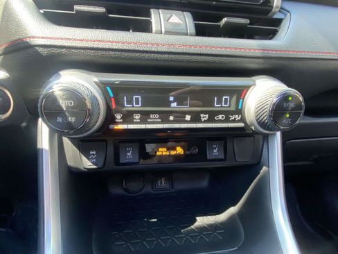 Used 2024 Toyota RAV4 SE w/ Weather & Moonroof Package AWD/4WD image 19