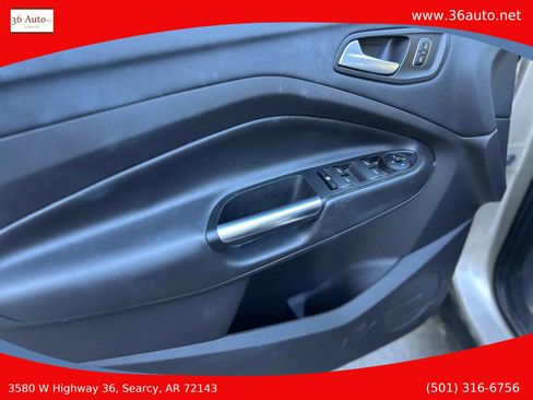 Used 2017 Ford Escape SE image 15