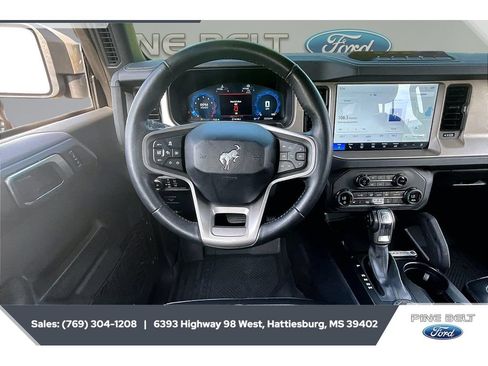 Used 2025 Ford Bronco Outer Banks w/ Sasquatch Package AWD/4WD image 5